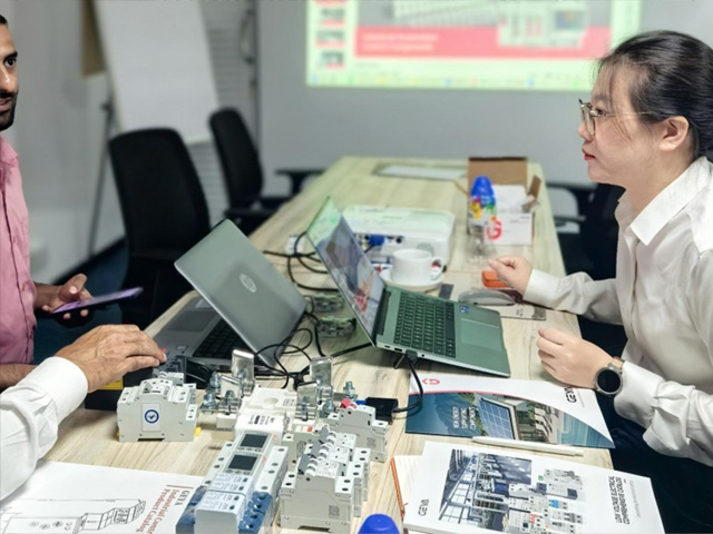 格亞電氣團(tuán)隊到訪斯里蘭卡電力局總部CEB丨助力當(dāng)?shù)仉娏ㄔO(shè)